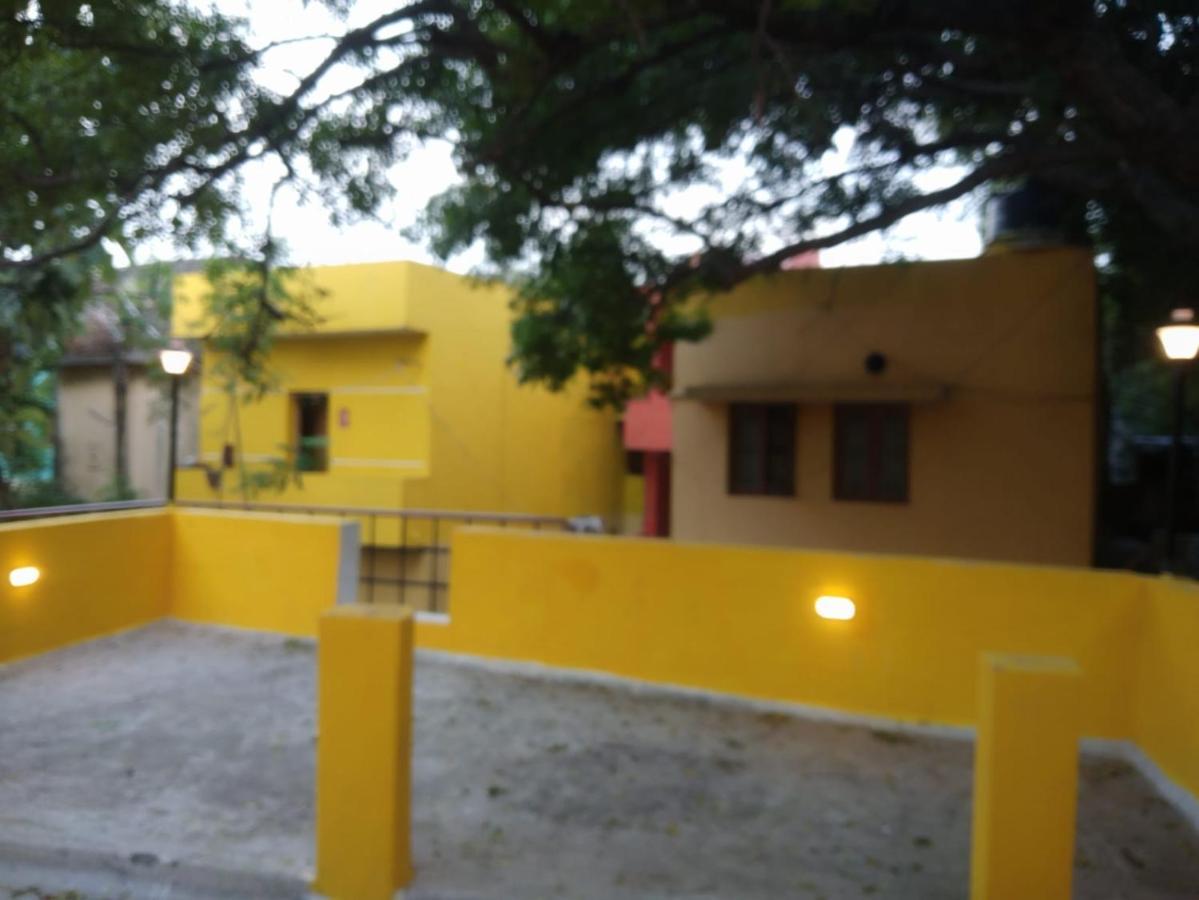 Nks Homestay Puducherry Eksteriør billede