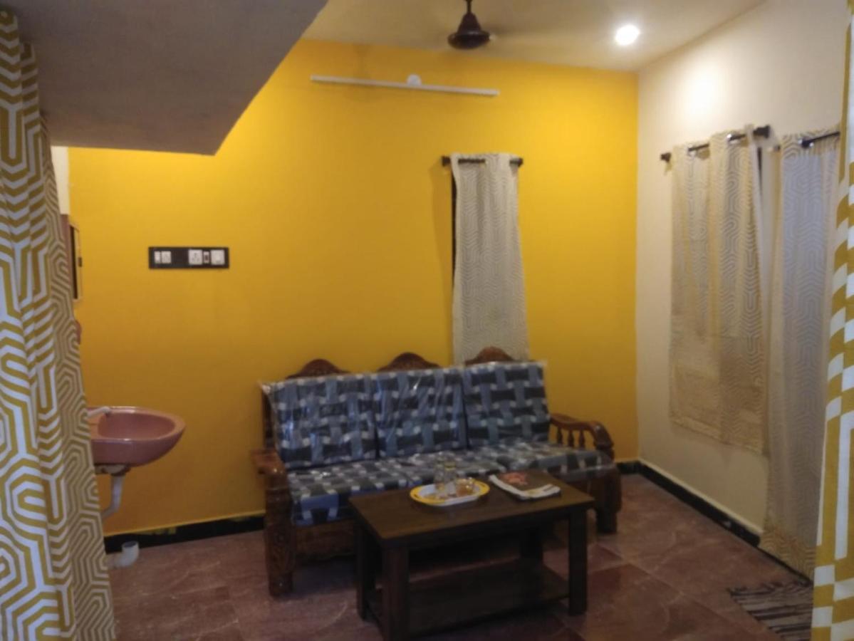 Nks Homestay Puducherry Eksteriør billede