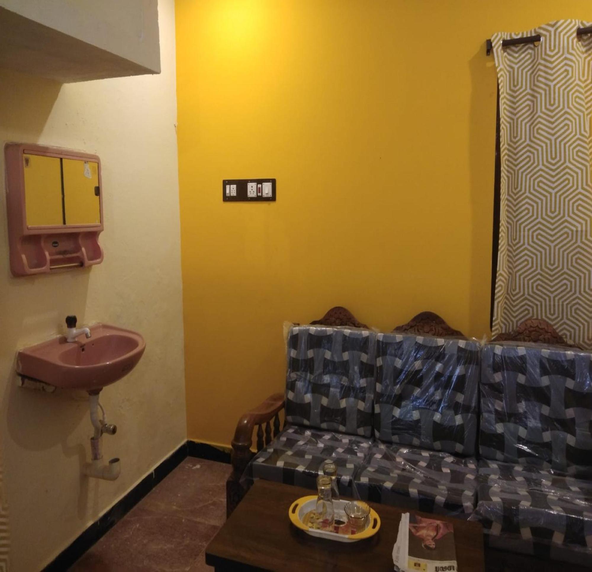 Nks Homestay Puducherry Eksteriør billede
