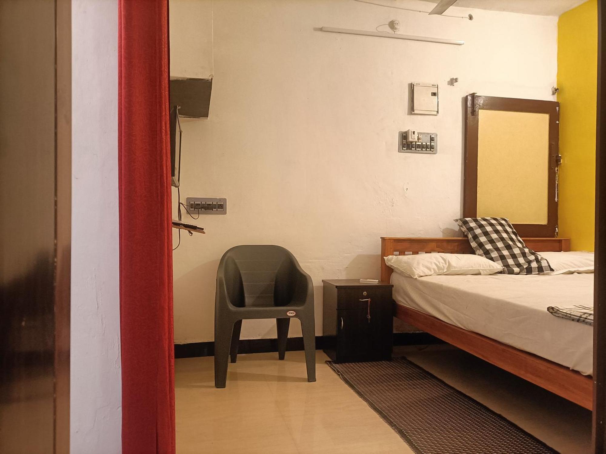 Nks Homestay Puducherry Eksteriør billede